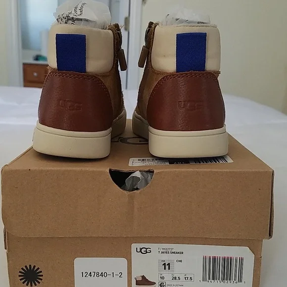 UGG T Jayes Sneakers Size 11 - Picture 2 of 4